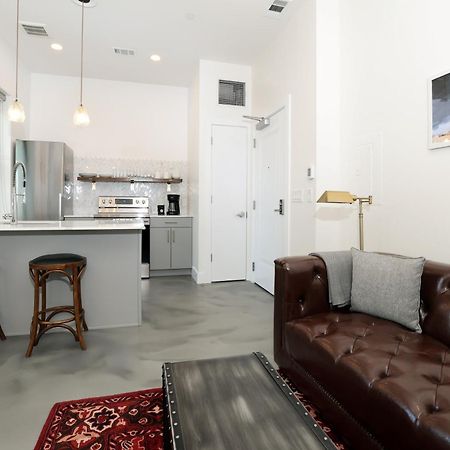 Colton House Hotel Austin Bagian luar foto