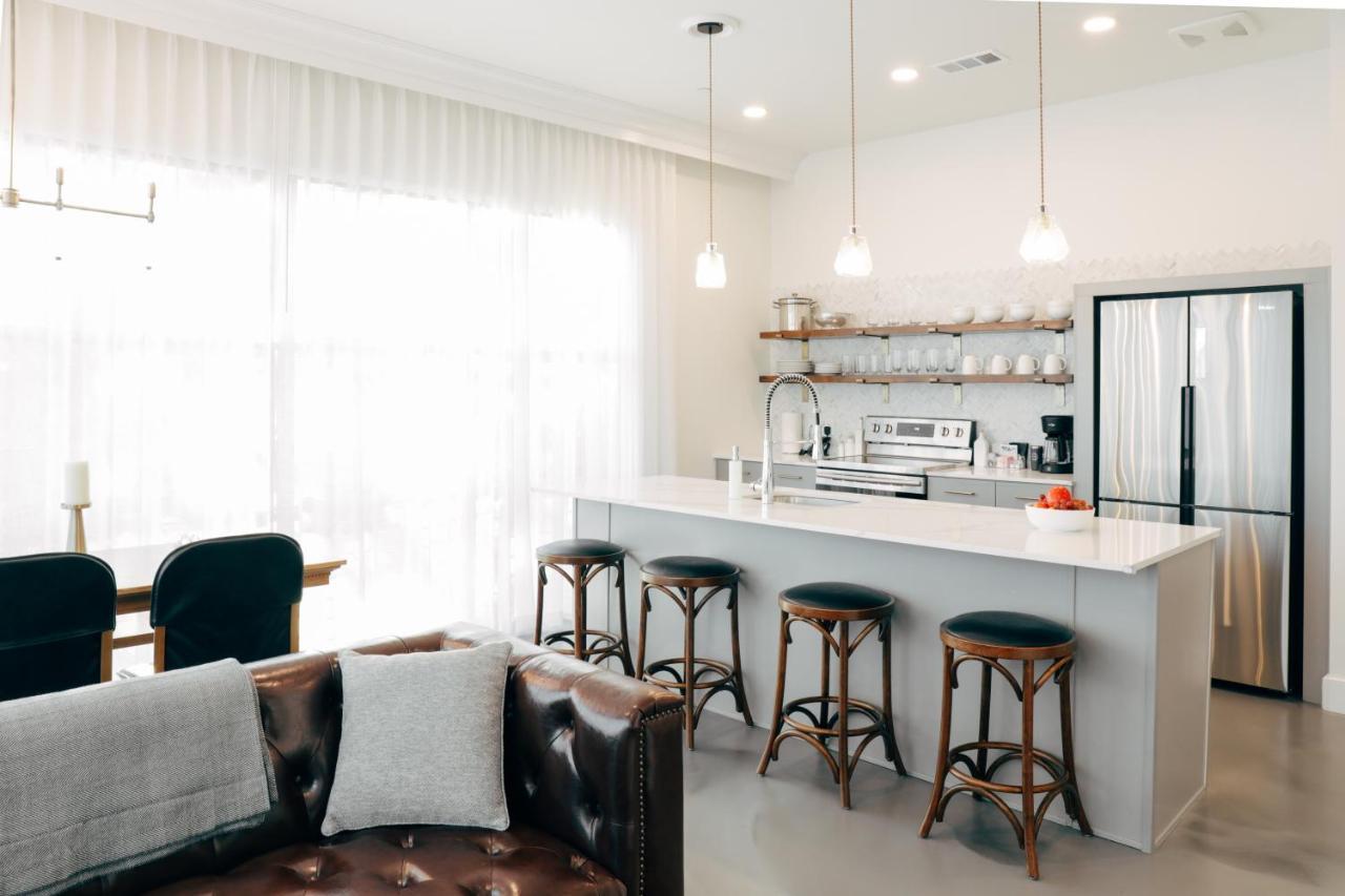 Colton House Hotel Austin Bagian luar foto