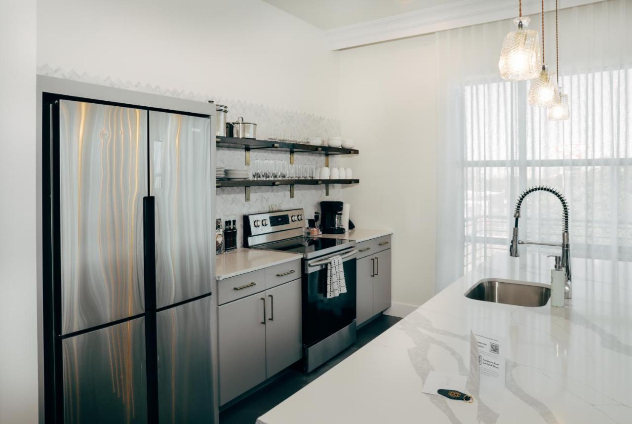 Colton House Hotel Austin Bagian luar foto