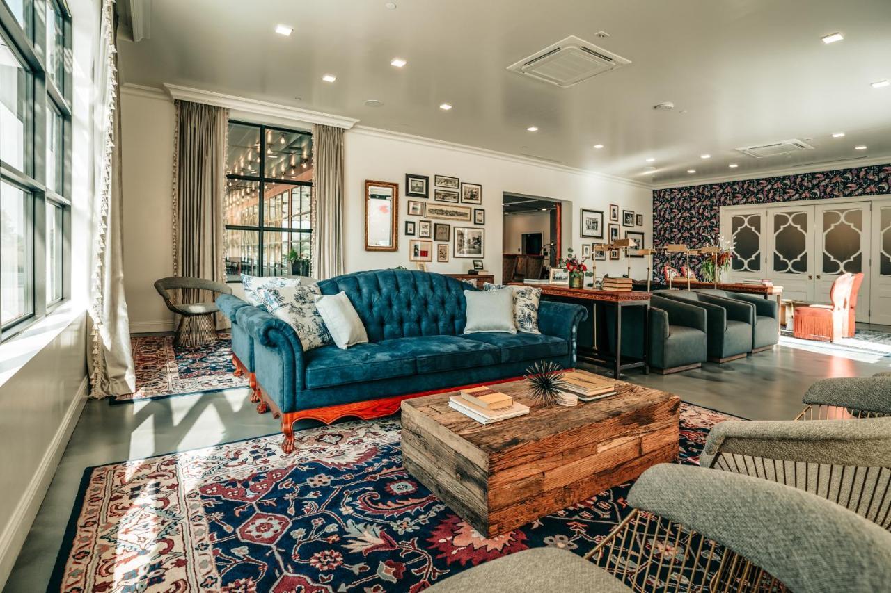 Colton House Hotel Austin Bagian luar foto