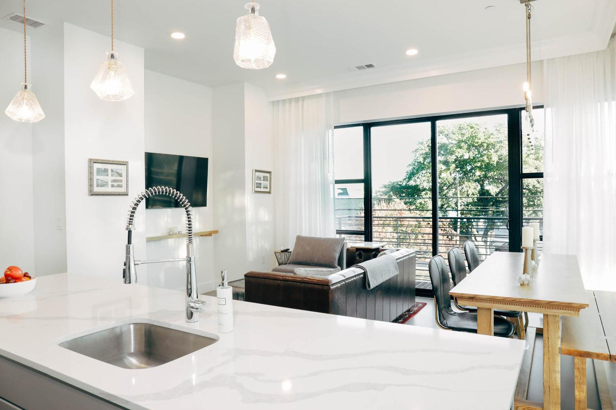 Colton House Hotel Austin Bagian luar foto