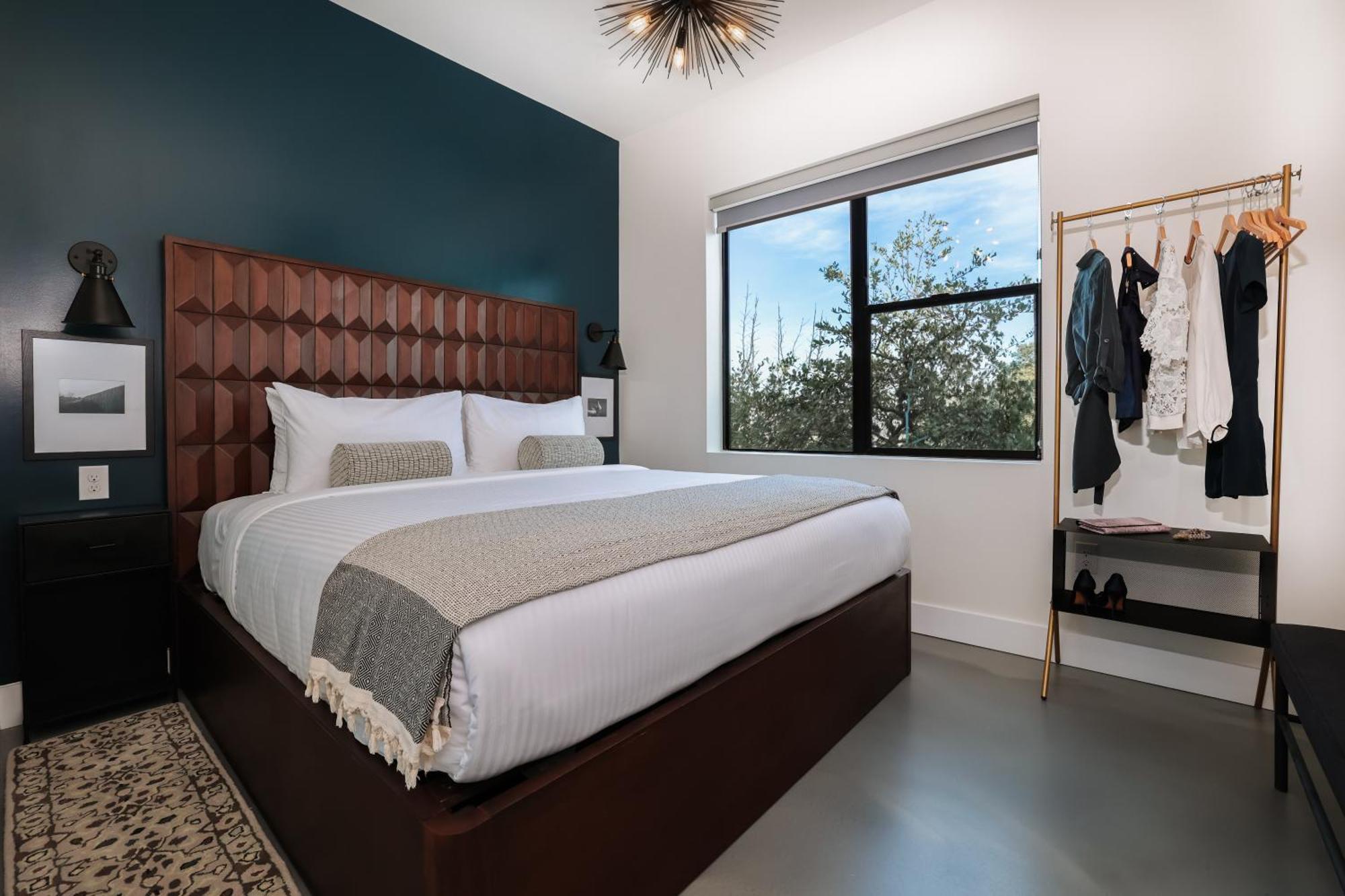 Colton House Hotel Austin Bagian luar foto